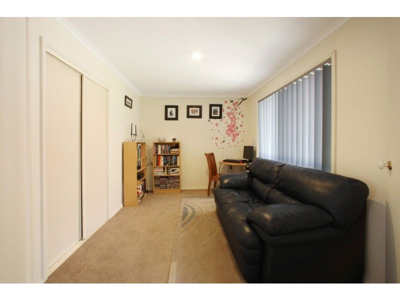 2/8 Monteith Crescent, Endeavour Hills VIC 3802