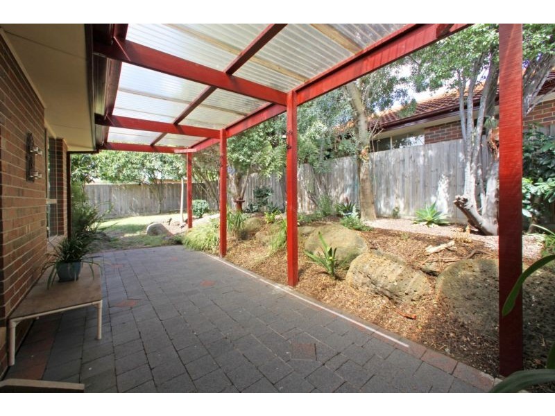 2/8 Monteith Crescent, Endeavour Hills VIC 3802