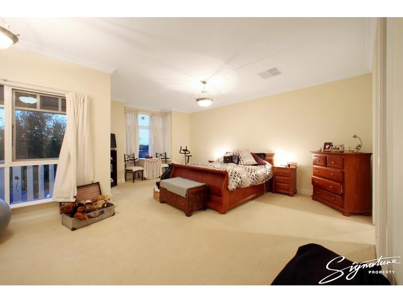 24 Koolamara Boulevard, Ferntree Gully VIC 3156