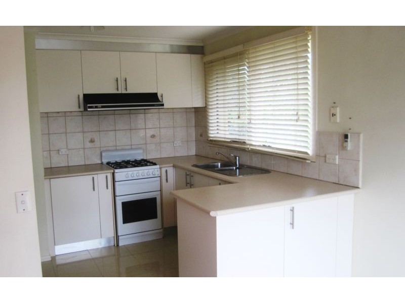 1/21 Chalcot Drive, Endeavour Hills VIC 3802