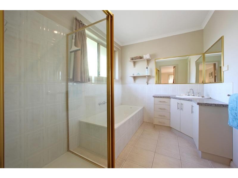 14 Elaine Place, Rowville VIC 3178