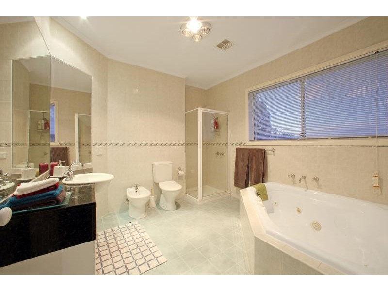 12 Bells Court, Wantirna South VIC 3152