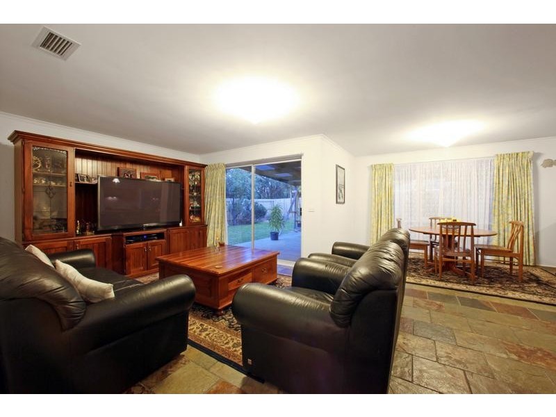 39 Halsbury Drive, Rowville VIC 3178