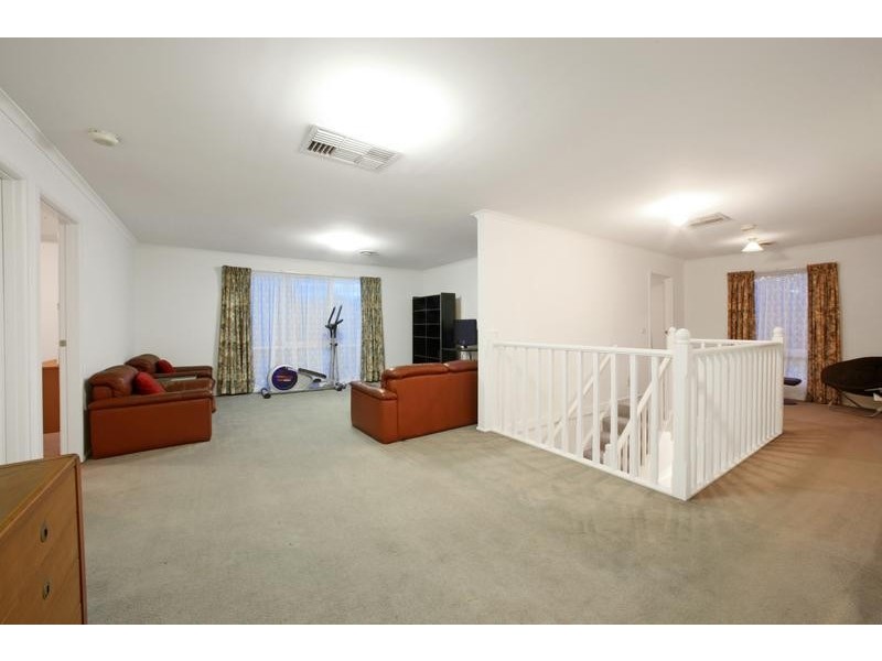39 Halsbury Drive, Rowville VIC 3178
