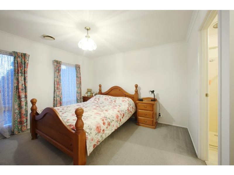 39 Halsbury Drive, Rowville VIC 3178