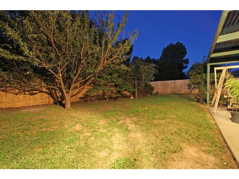 39 Halsbury Drive, Rowville VIC 3178