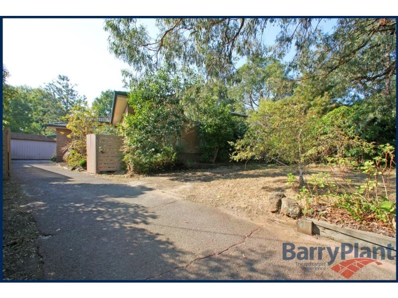 17 Gravenstein Crescent, The Basin VIC 3154