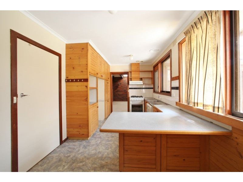 17 Gravenstein Crescent, The Basin VIC 3154