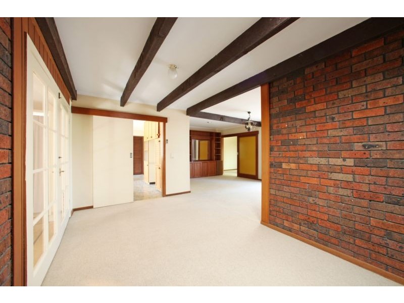 17 Gravenstein Crescent, The Basin VIC 3154