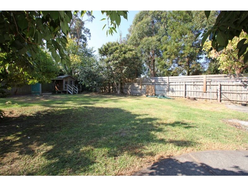 17 Gravenstein Crescent, The Basin VIC 3154