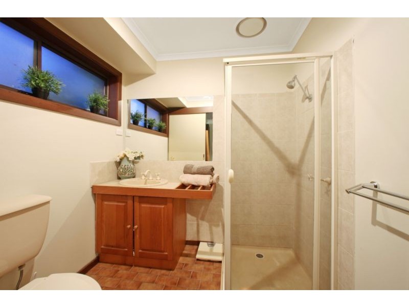 8 Hopkins Close, Rowville VIC 3178