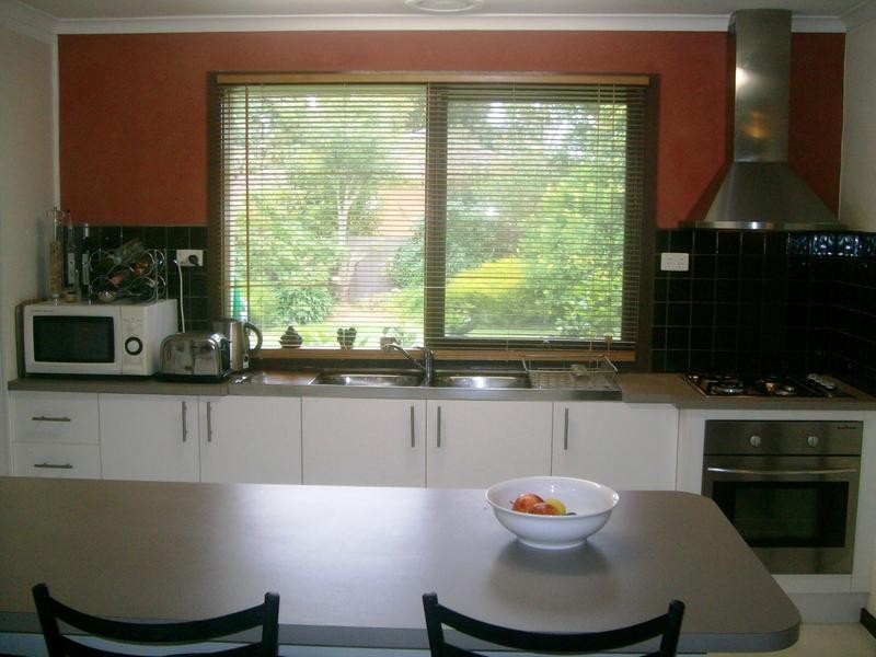 14 Mantung Cres, Rowville VIC 3178