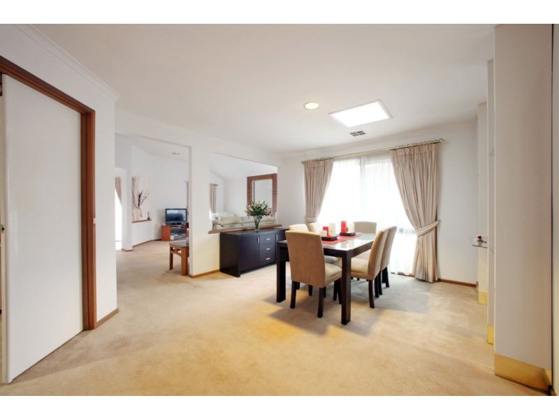 2 Rigby Mews, Rowville VIC 3178