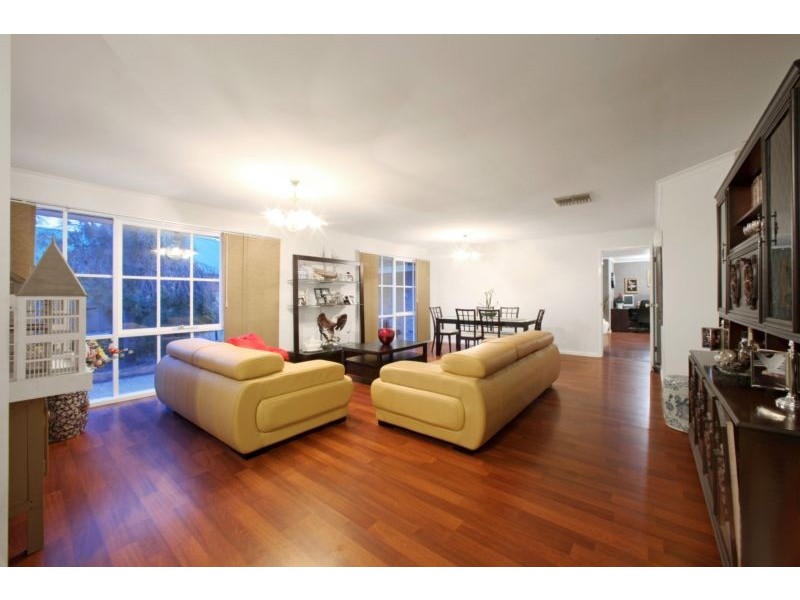 8 Shearer Drive, Rowville VIC 3178