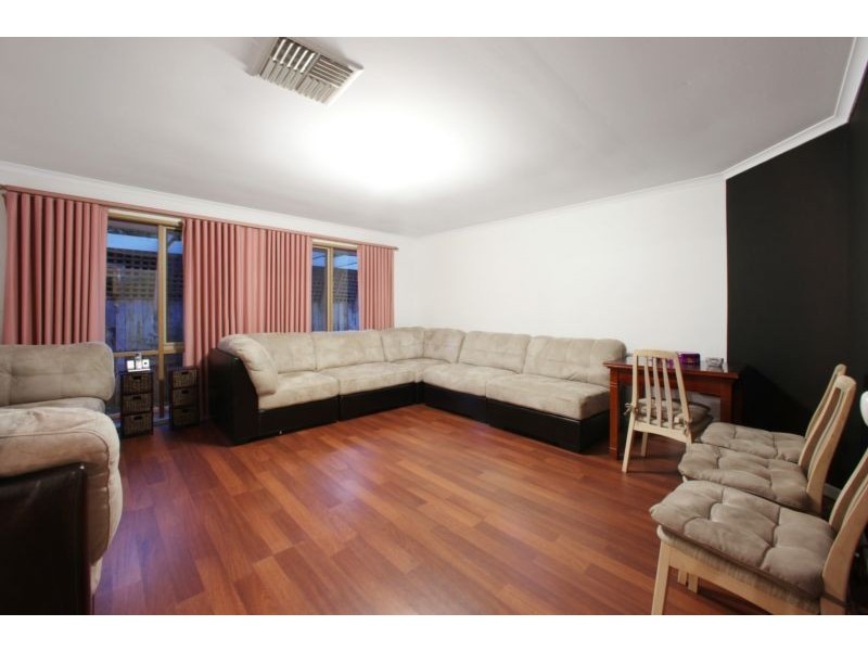 8 Shearer Drive, Rowville VIC 3178