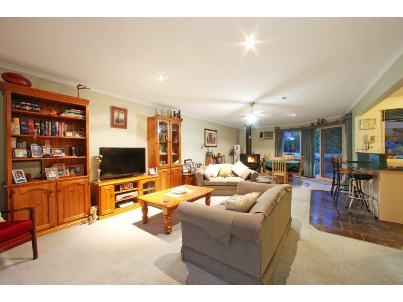 6 Crusoe Drive, Lysterfield VIC 3156