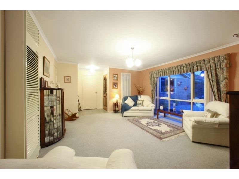 6 Crusoe Drive, Lysterfield VIC 3156