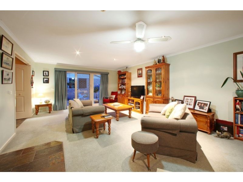 6 Crusoe Drive, Lysterfield VIC 3156