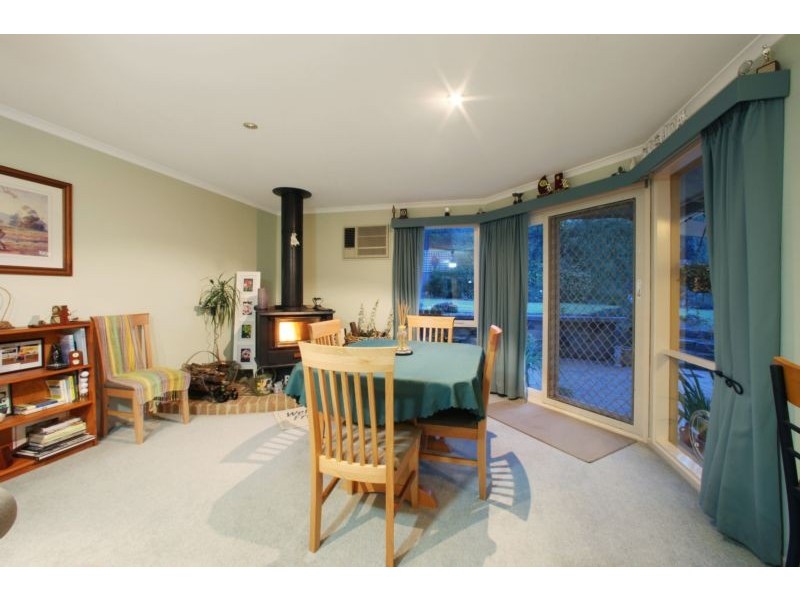 6 Crusoe Drive, Lysterfield VIC 3156