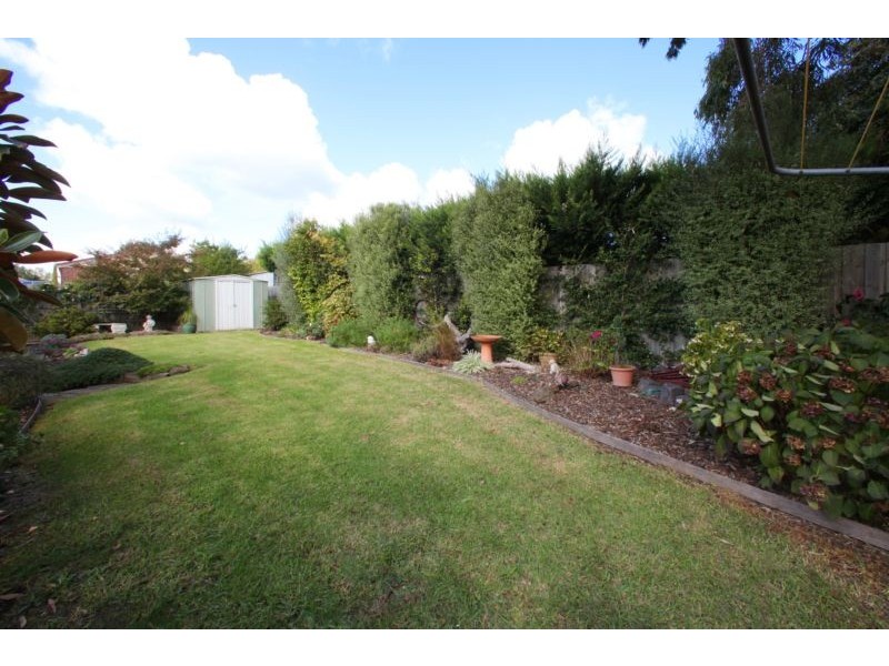 6 Crusoe Drive, Lysterfield VIC 3156