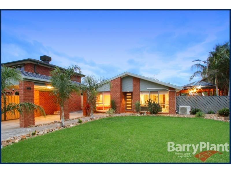 7 Adam Close, Rowville VIC 3178