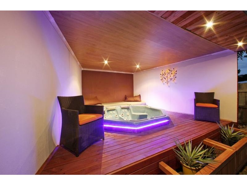 7 Adam Close, Rowville VIC 3178