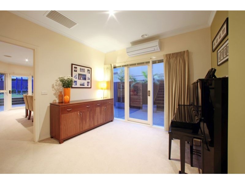 14 Parklane Way, Rowville VIC 3178