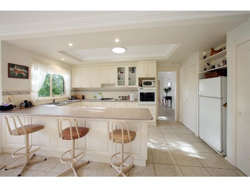 12 Crusoe Drive, Lysterfield VIC 3156