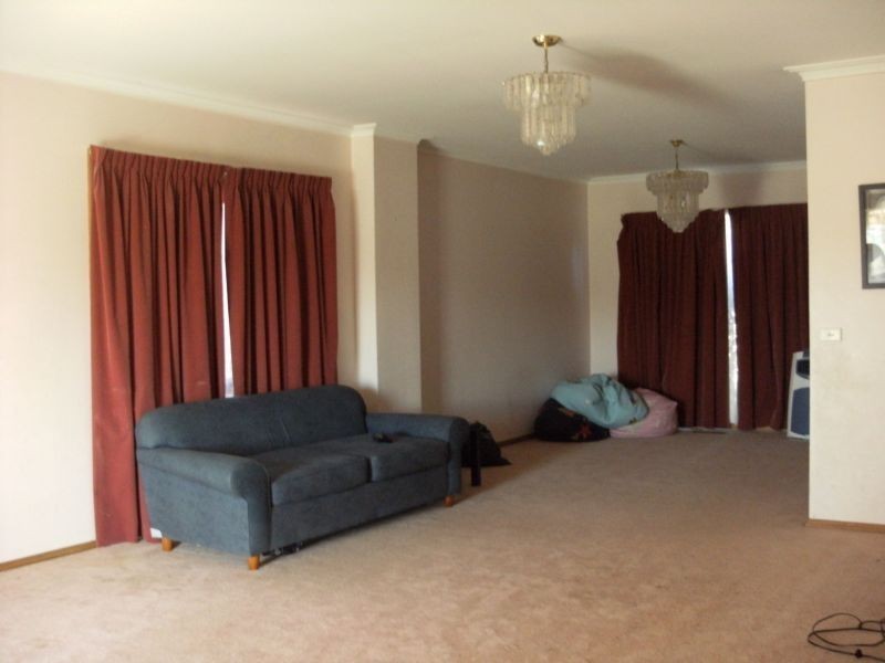 42 Timmothy Drive, Wantirna South VIC 3152