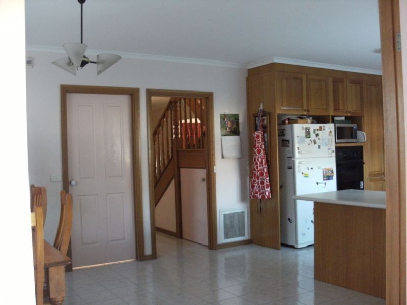 42 Timmothy Drive, Wantirna South VIC 3152