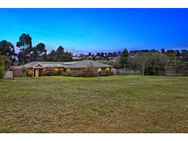 2 Greenview Close, Lysterfield South VIC 3156