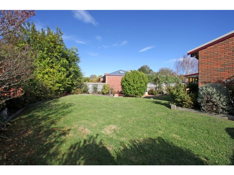 1 Banfield Court, Ferntree Gully VIC 3156