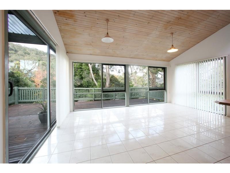 8 Jean Street, Upper Ferntree Gully VIC 3156