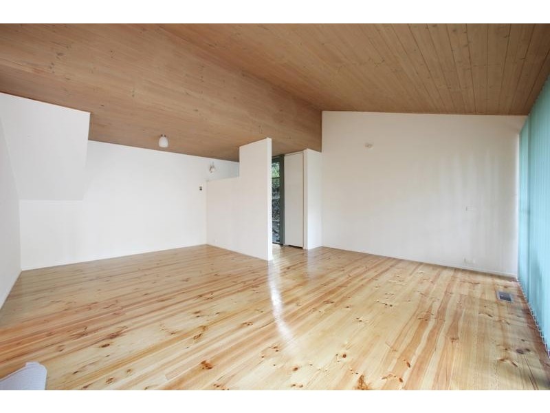 8 Jean Street, Upper Ferntree Gully VIC 3156