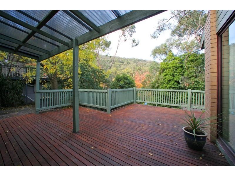 8 Jean Street, Upper Ferntree Gully VIC 3156