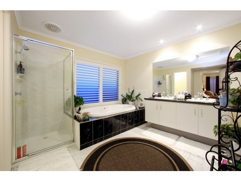 7 Banyalla Place, Rowville VIC 3178