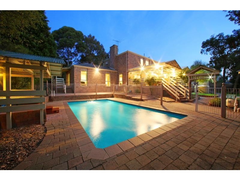 5 Leatherwood Close, Rowville VIC 3178