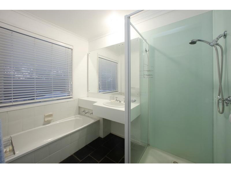 5 Leatherwood Close, Rowville VIC 3178