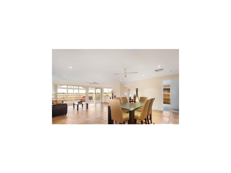 83 Kellbourne Drive, Rowville VIC 3178
