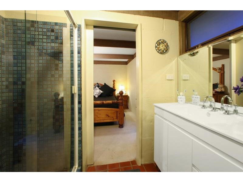 2 Norman Street, The Basin VIC 3154