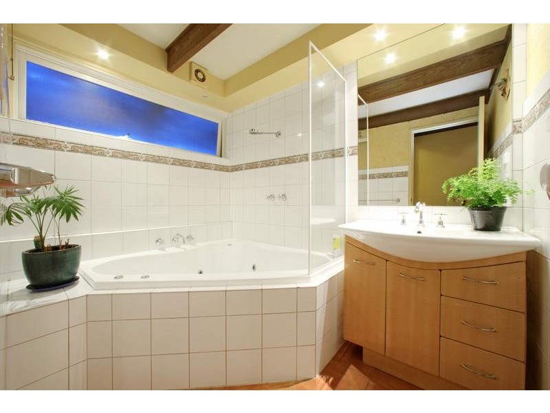 2 Norman Street, The Basin VIC 3154