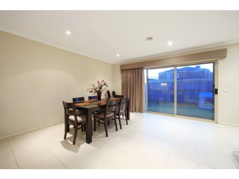 14 Sanctuary Crescent, Rowville VIC 3178