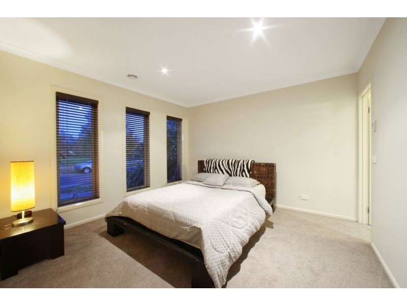 14 Sanctuary Crescent, Rowville VIC 3178
