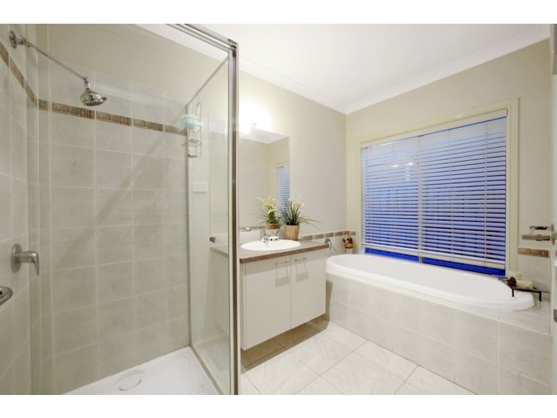 14 Sanctuary Crescent, Rowville VIC 3178