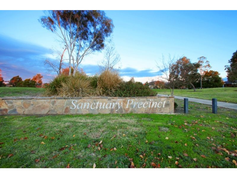 14 Sanctuary Crescent, Rowville VIC 3178