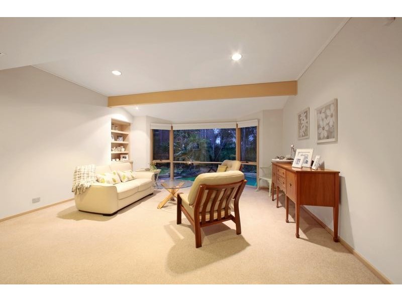 33 Candlebark Quadrant, Rowville VIC 3178