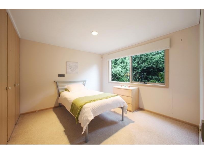 33 Candlebark Quadrant, Rowville VIC 3178