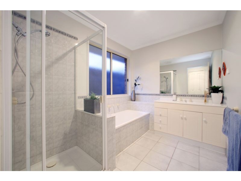 112 Fairway Drive, Rowville VIC 3178