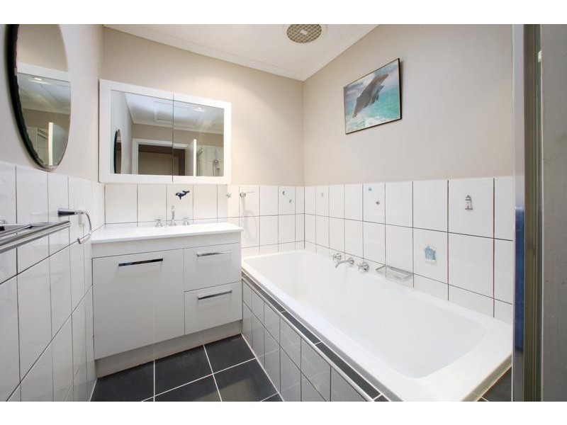 6 Elton Road, Ferntree Gully VIC 3156