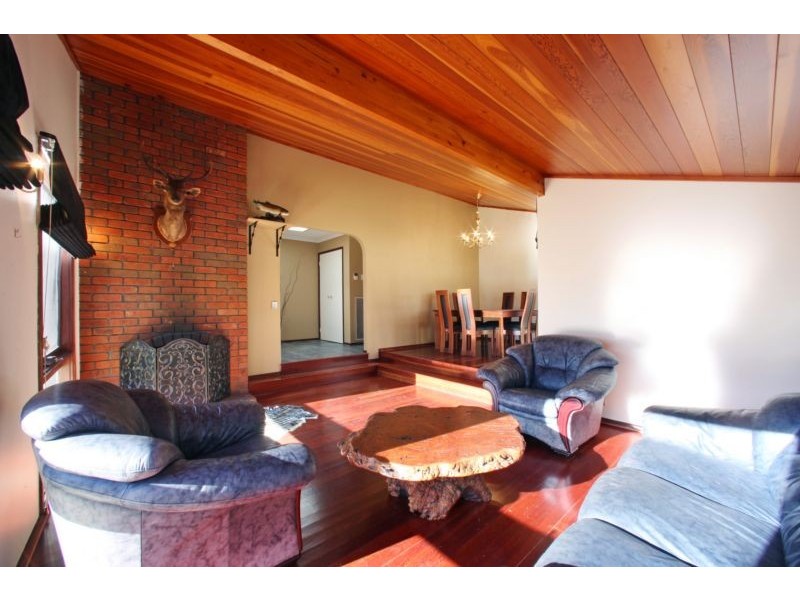 32 Anthony Drive, Lysterfield VIC 3156